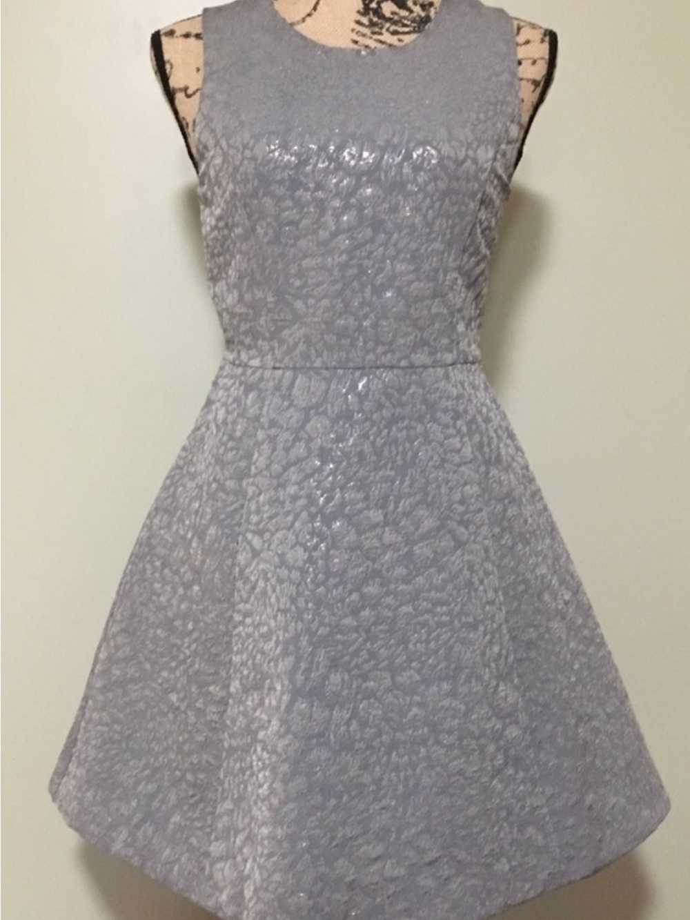 NWT Banana Republic Sleeveless Textured A-Line Dress in Light Gray. Never Worn.
